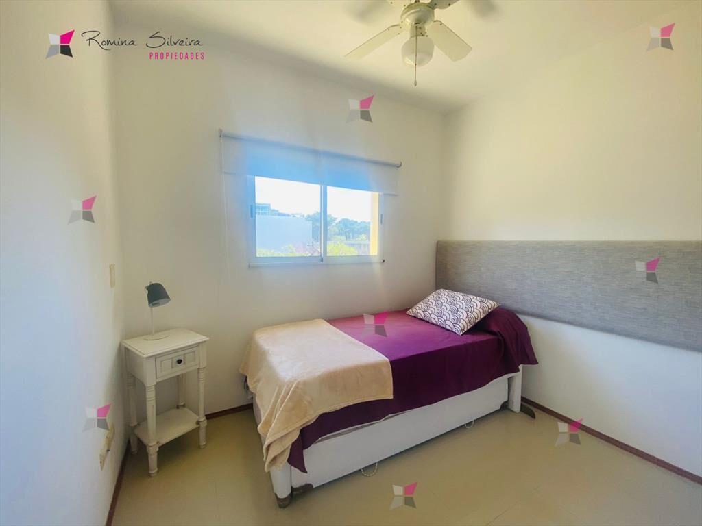 Apartamento en Alquiler Tres Dormitorios en Manantiales