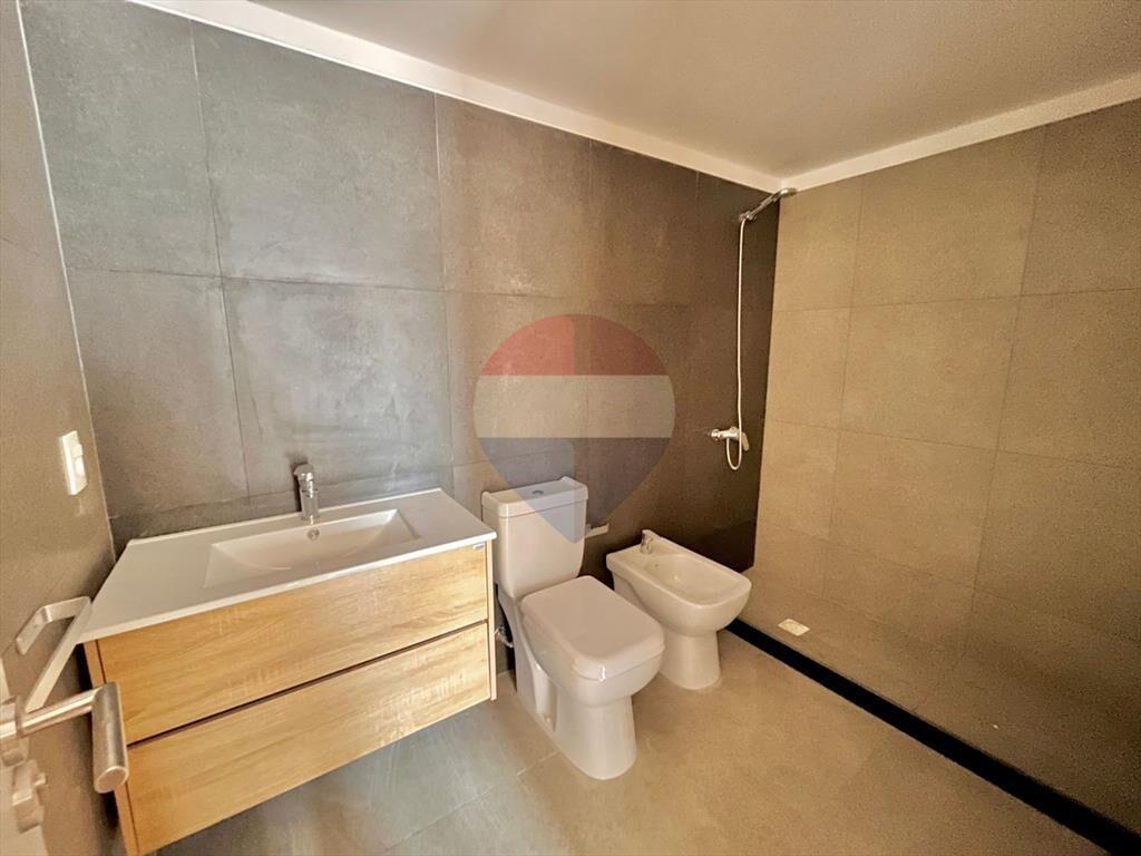 VENTA APARTAMENTO UN DORMITORIO Y PATIO EN BUCEO