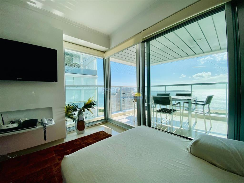 Apartamento de 2 Dormitorios en Venta en Punta ,
