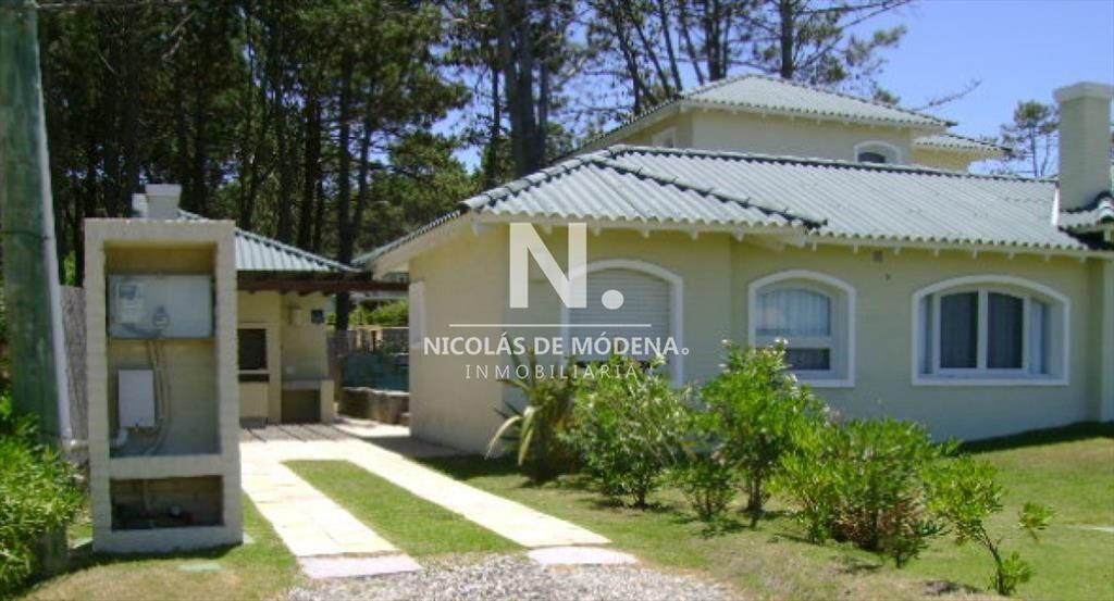 EsplÃ©ndida casa en Montoya