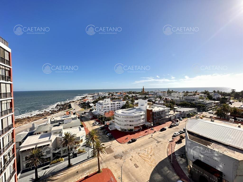 Piso alto en venta, con inmejorable vistas al mar