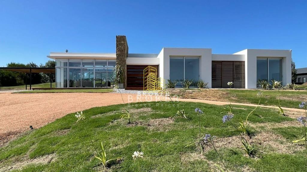 Venta De Casa En Pueblo Mio Manantiales!
