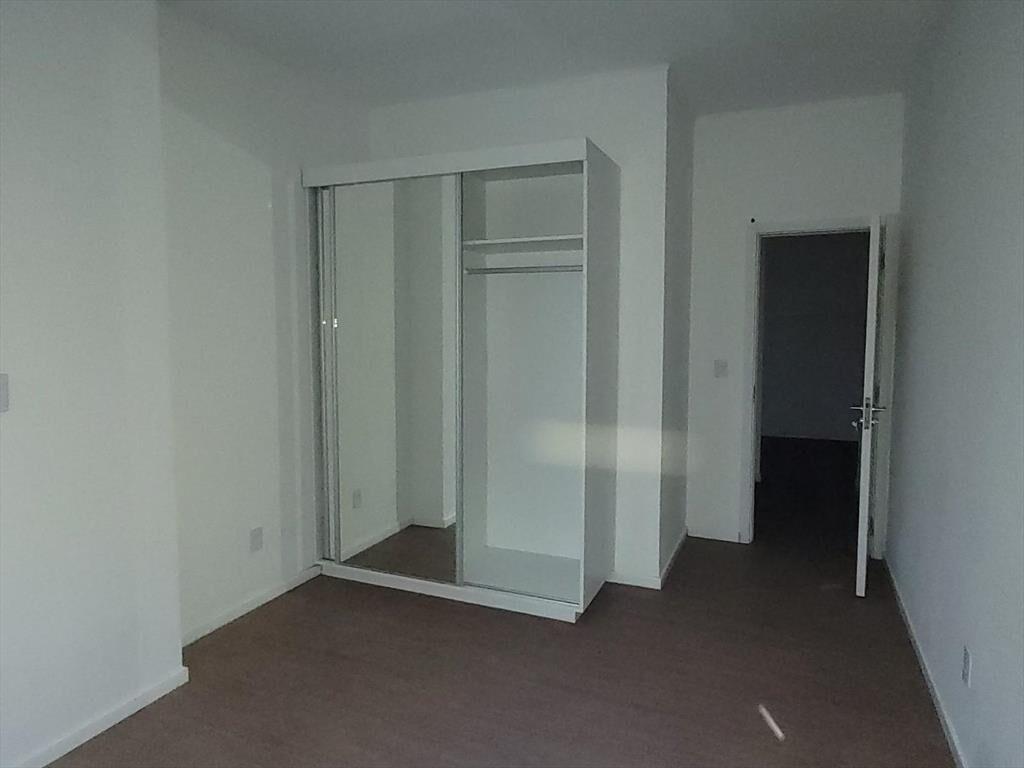 Apto nuevo, de 1 dorm, con cocchera, en moderno edificio, G
