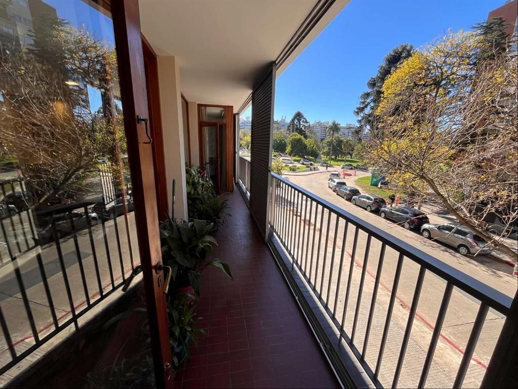 Venta Apartamento 3 Dormitorios y garaje Villa Biarritz