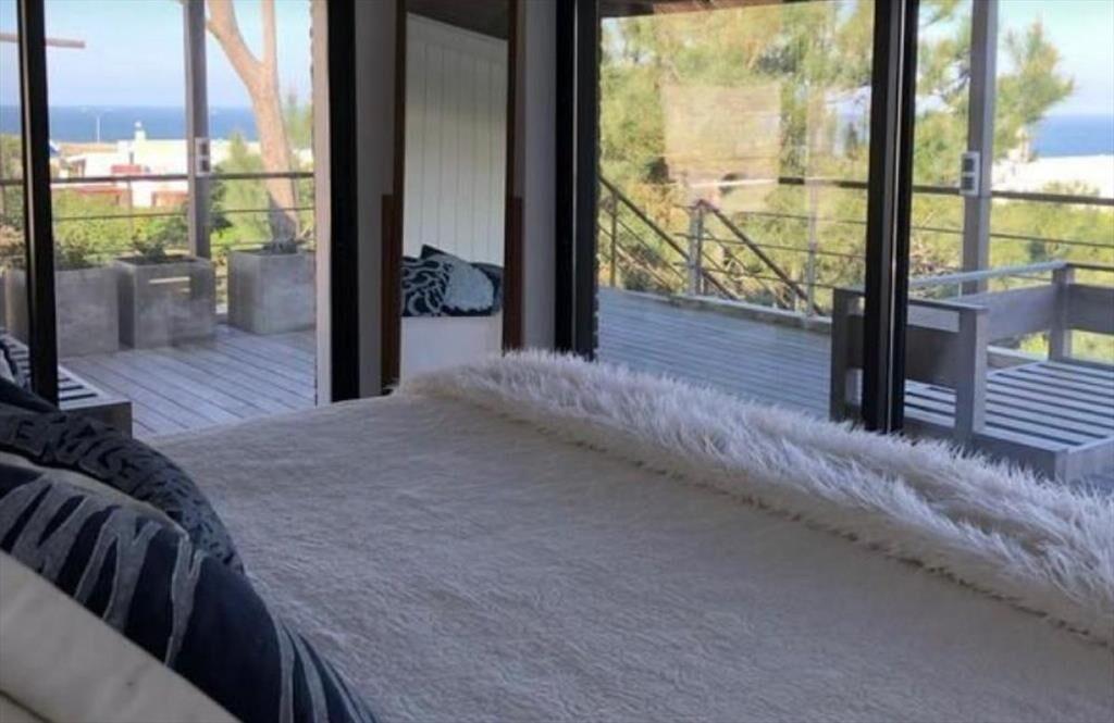 CASA EN VENTA DE 3 DORMITORIOS EN LA BARRA
