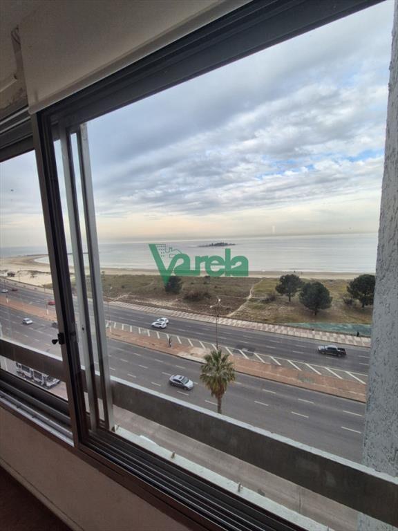 Venta apartamento Malvin sobre Rambla 2 garage