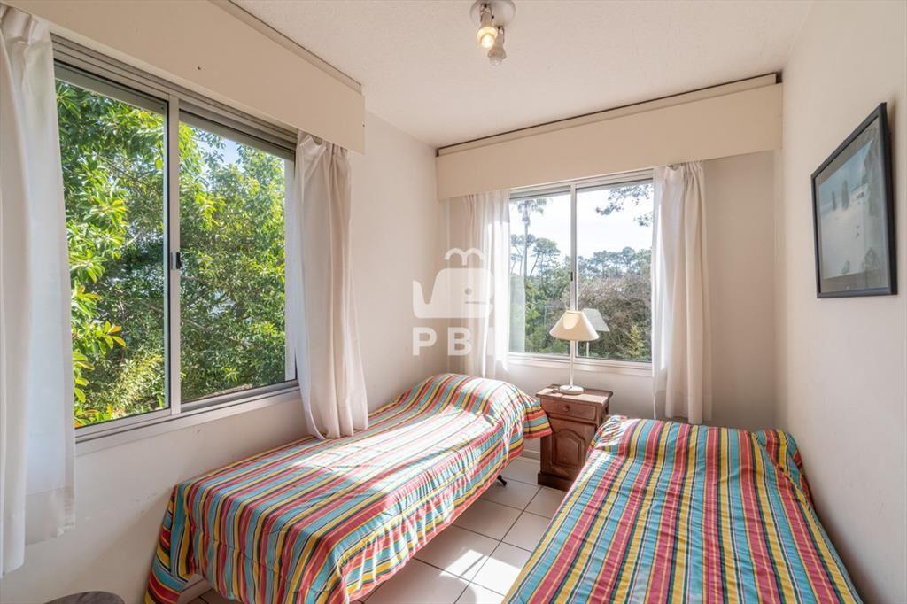 Apartamento en venta Playa Mansa 3 dormitorios -