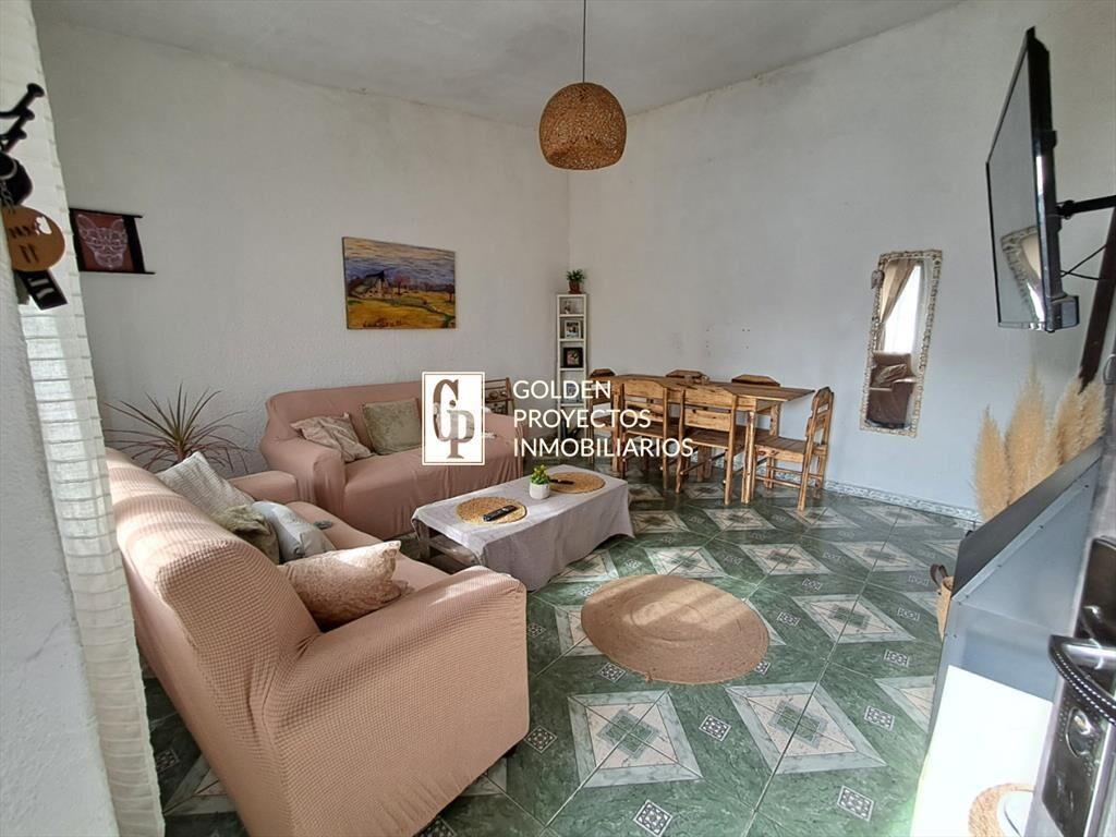 Casa en Venta Dos Dormitorios con Terreno y Cochera en Vill