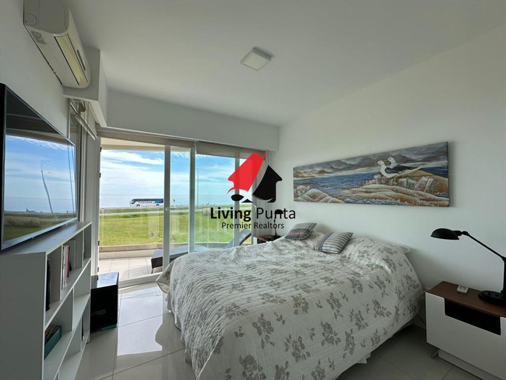 Vende departamento en Azure tower, playa mansa de
