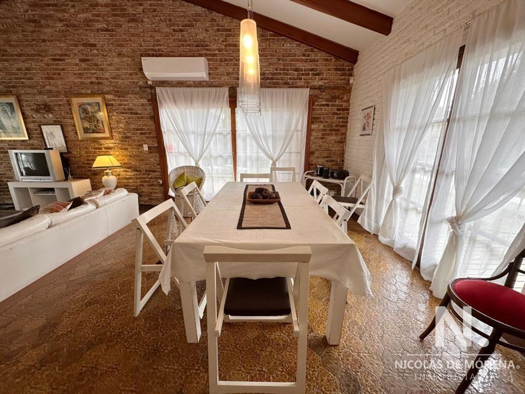 Casa de 3 Dormitorios mas Dependencia de Servicio en venta,