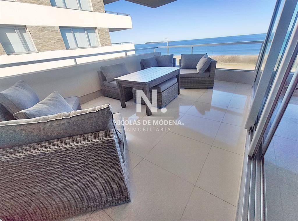 Penthouse frente al mar, categoría y