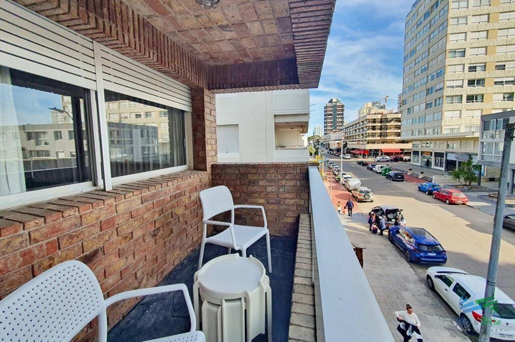 En venta apartamento 3 dormitorios con parrillero propio y