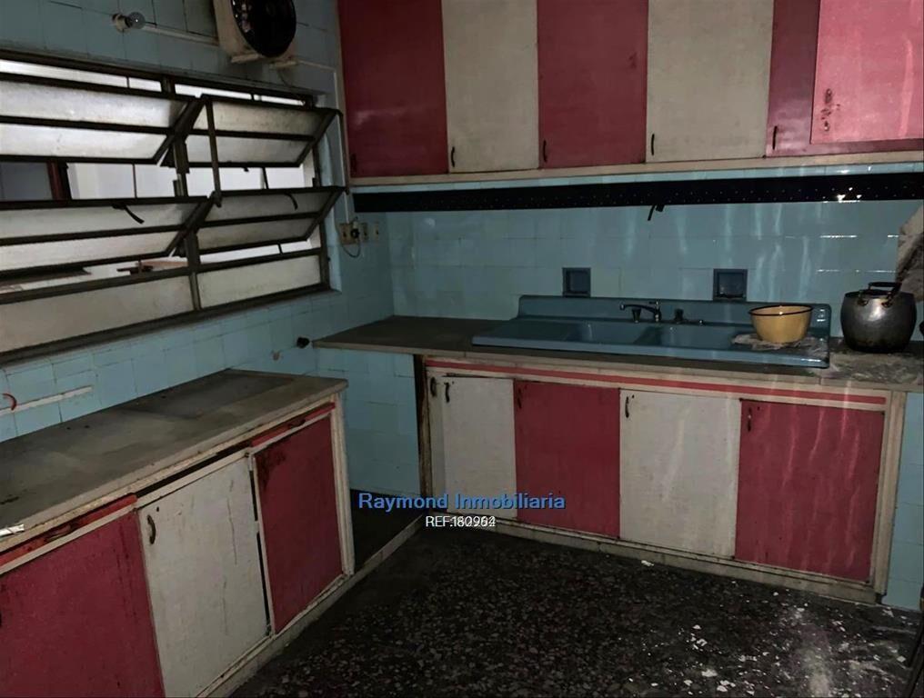 Venta excelente local de 779m2 sobre Millán