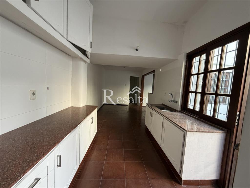 VENTA CASA POCITOS 4 DORMITORIOS Y COCHERA