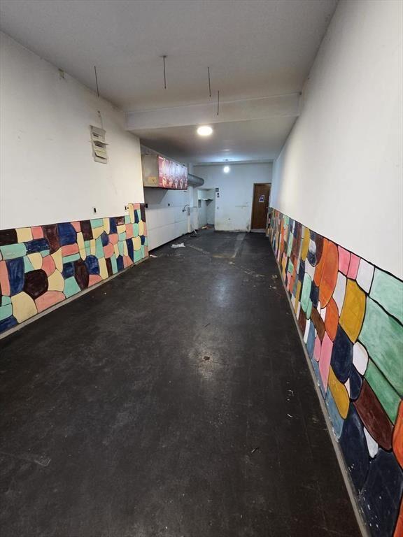 Ituzaingo y peatonal Sarandi, 60 m2 , 4 mts de frente , apt