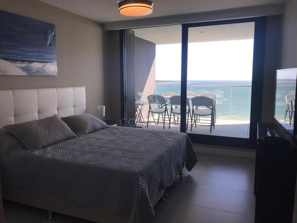 Hermoso apartamento frente al mar, Torre Venetian