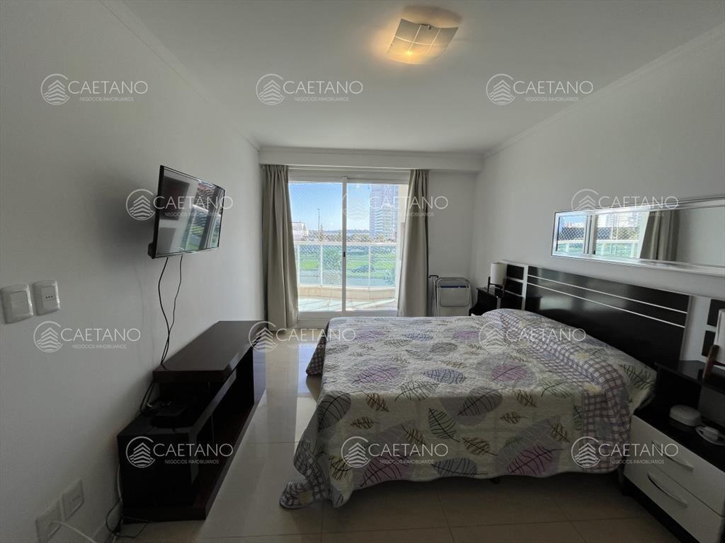 Apartamento en Alquiler a una cuadra del mar en