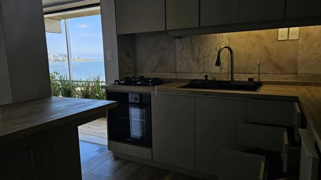 ei alquila Apartamento de dos dormitorios y garage en la ra
