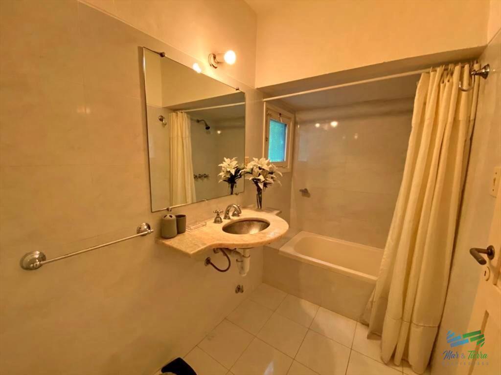Venta de casa 3 dormitorios en Aidy Grill Punta del este, a