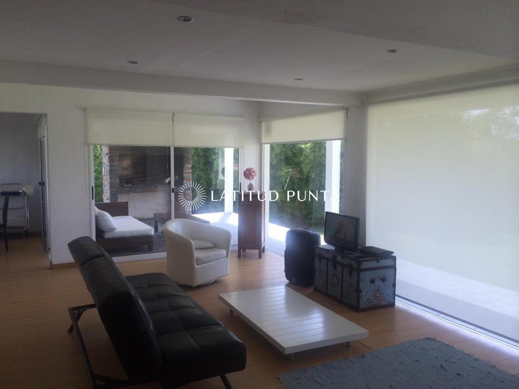 Casa en Balneario Buenos Aires, 3 dormitorios *