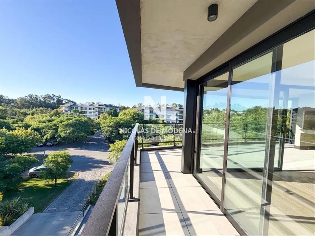 Apartamento en Pozo de 2 dormitorios. Carrasco.