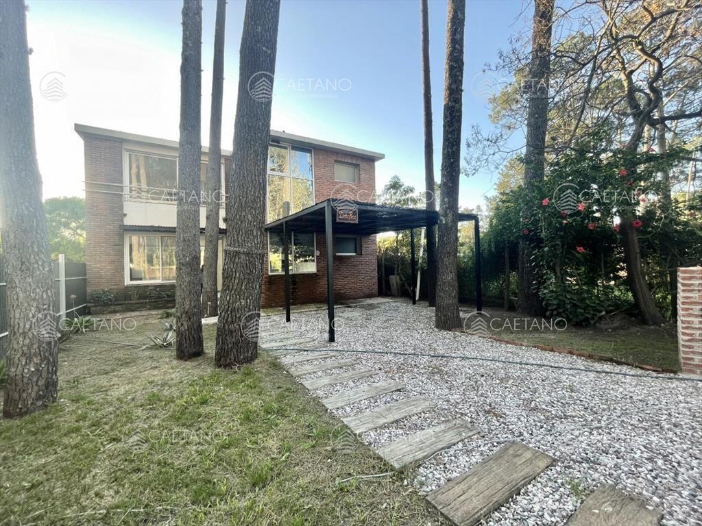Venta Casa - 3 dormitorios 2 baños - Barrio los