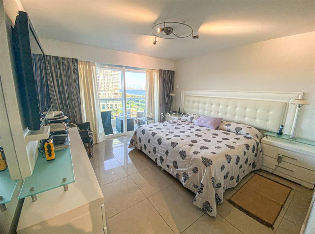 Apartamento en venta de 4 dormitorios mas de en