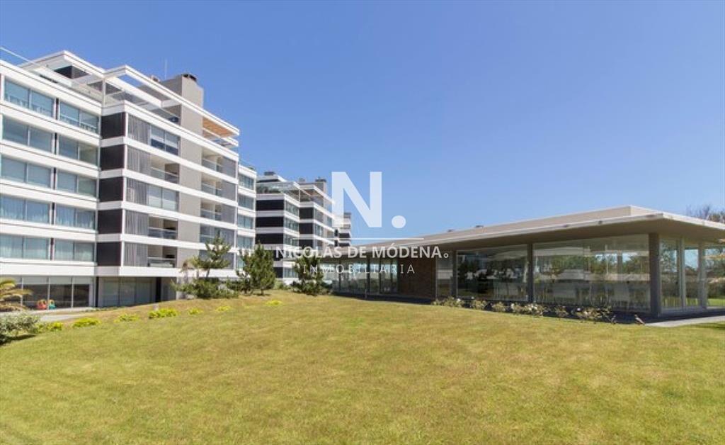 VENTA DE DEPARTAMENTO, 3 DORMITORIOS Y PUNTA DEL