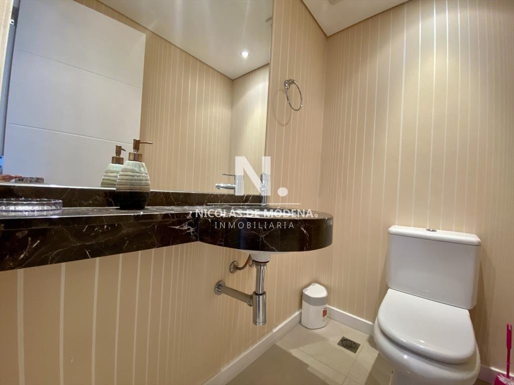 Vende apartamento en Punta del Este con 2
