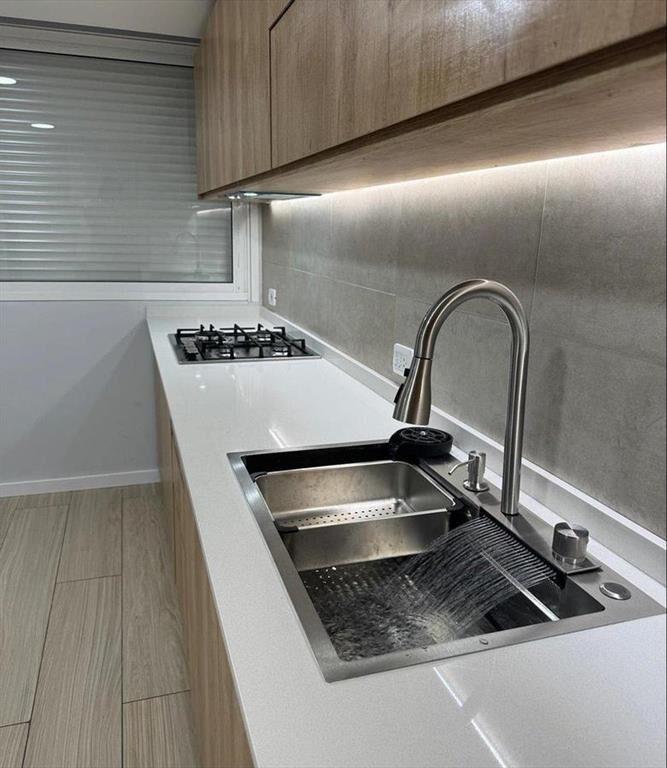 VENTA EXCELENTE APARTAMENTO. RECICLADO A ESTRENAR.