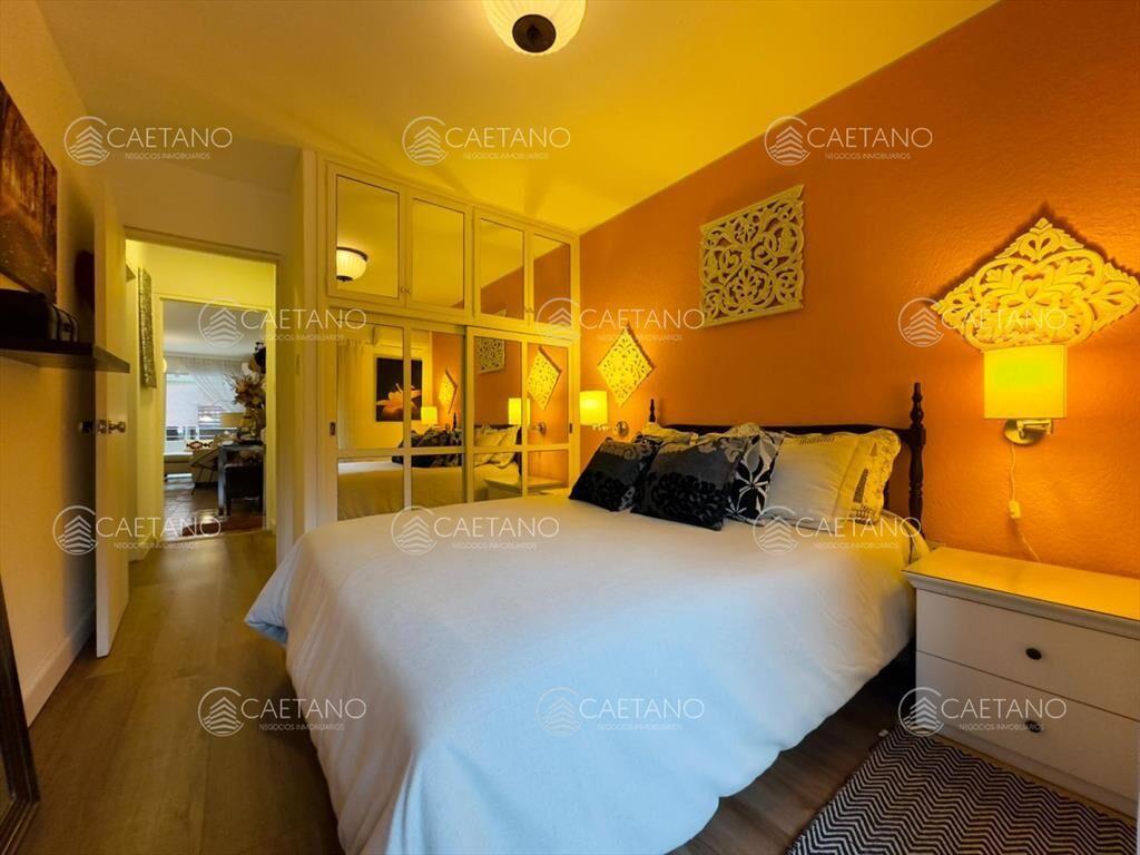 Venta apartamento de 2 dormitorios, con balcón. Playa mans