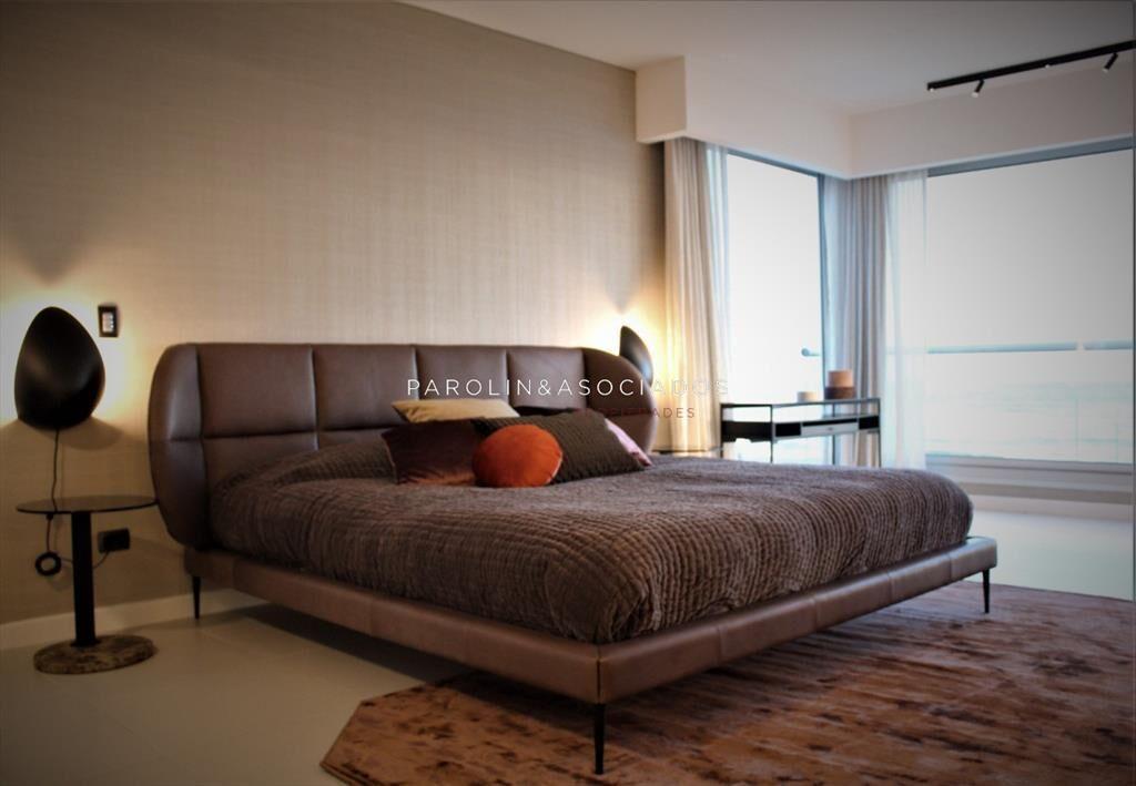 Apartamento en venta de 4 dormitorios en Tiburón