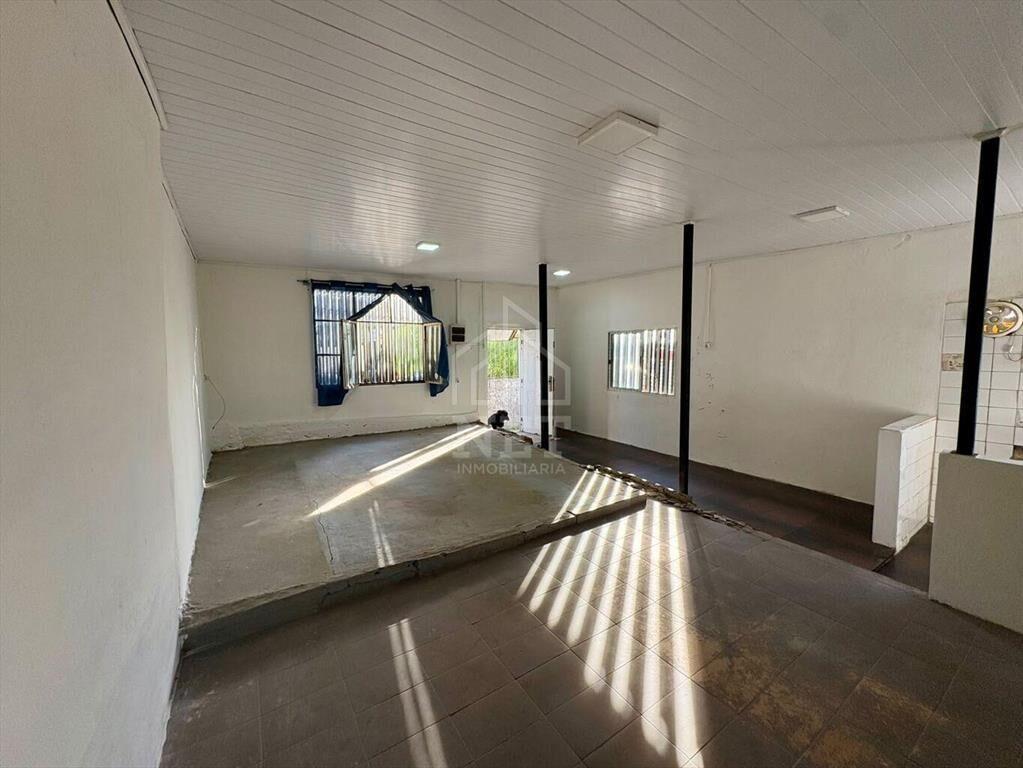 Venta casa 2 dormitorios, 2 baños, gran terreno, Cerro
