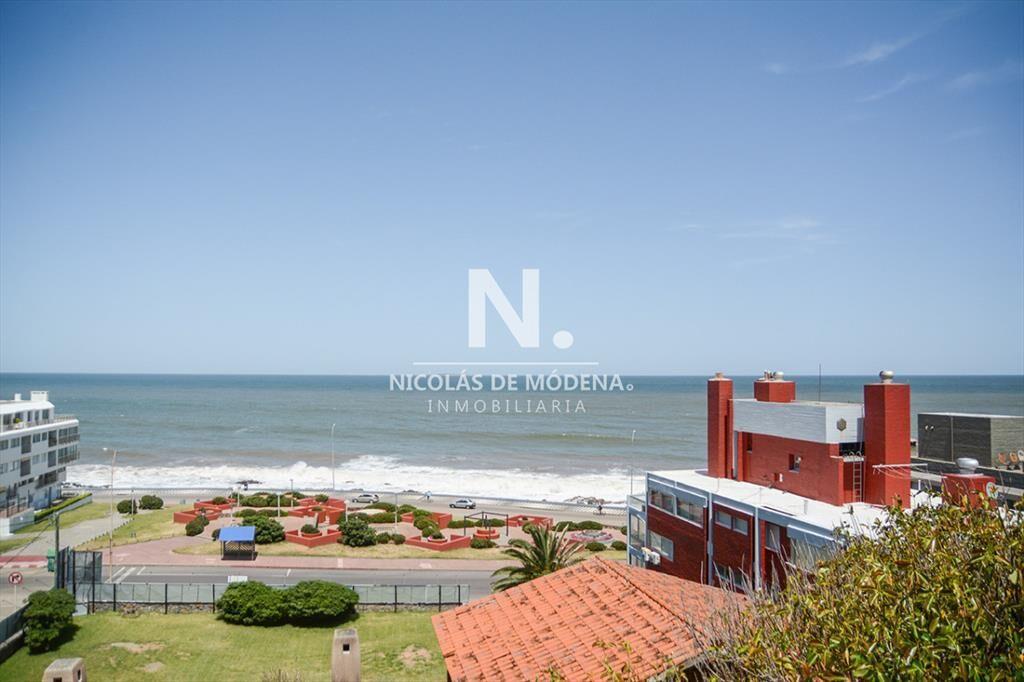 Departamento de 3 dormitorios con terraza con en