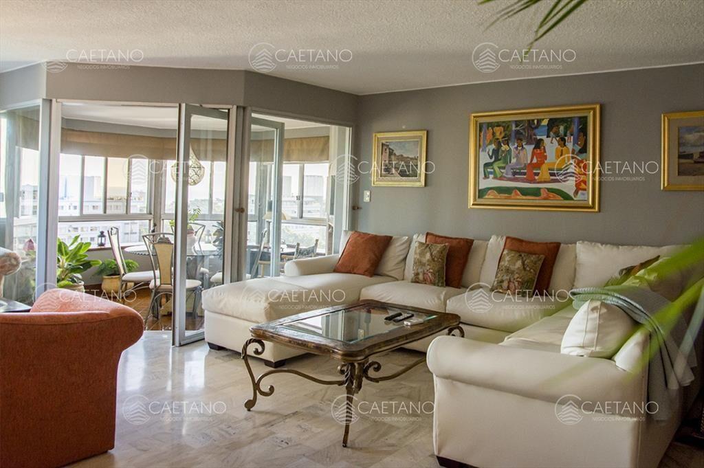 Apartamento en Roosevelt Center de 3 dormitorios