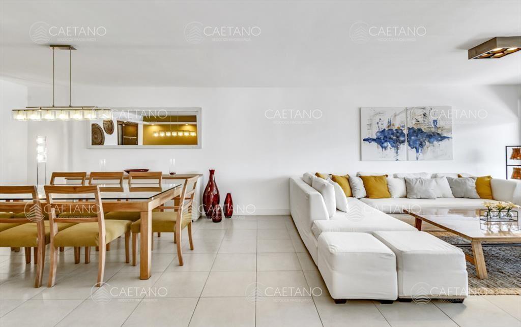 Apartamento de 3 dormitorios en alquiler de , del