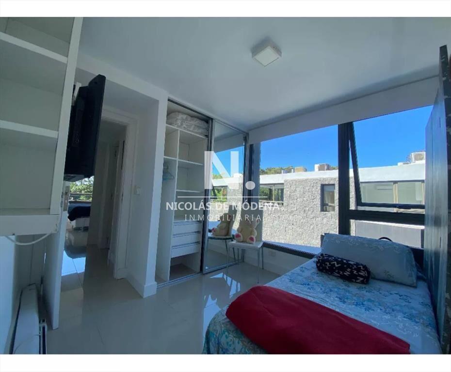 Departamento de 2 dormitorios en venta, Punta del