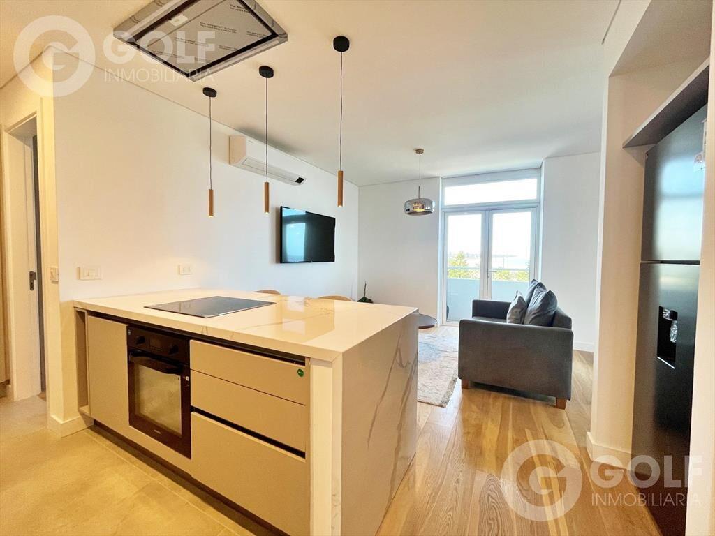 Venta de Apartamento de 4 Dormitorios en la Rambla de Carra