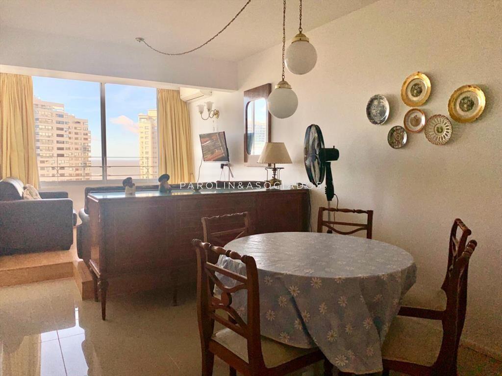 Apartamento de 2 dormitorios en venta en edificio Vanguardi