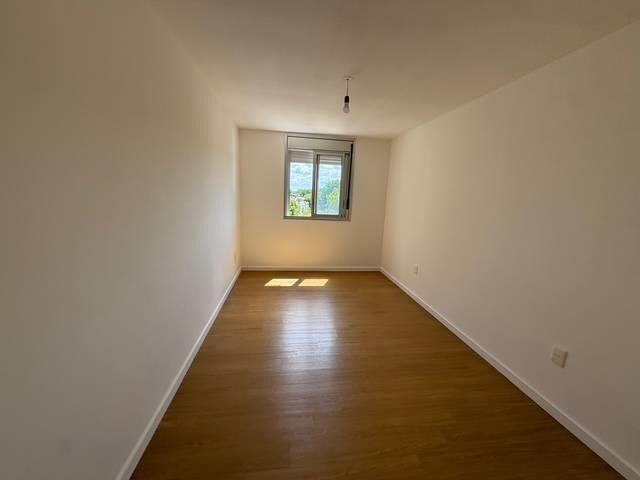 Alquiler - Apartamento con tres dormitorios y terraza en La