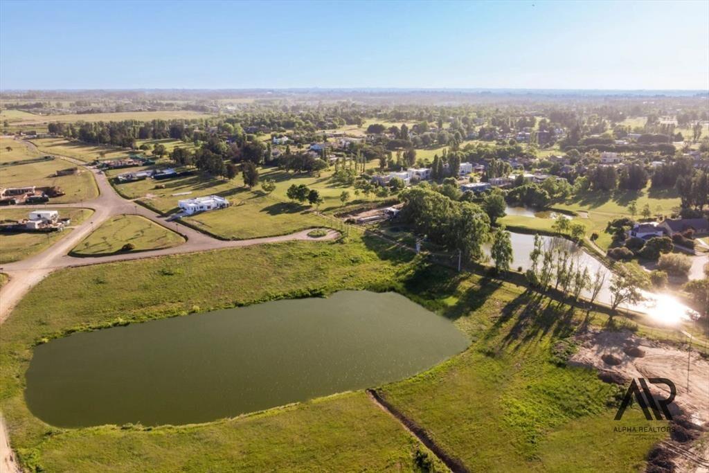 Venta terreno en barrio privado Cavas de La Tahona