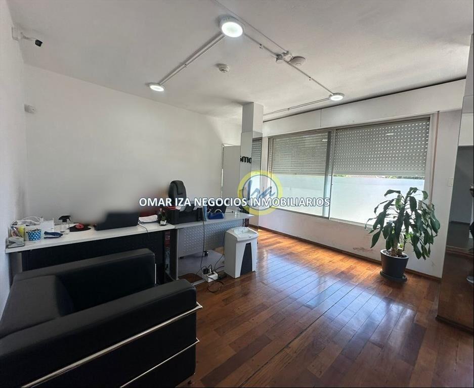 Venta local comercial, depósito o terreno en Carrasco Norte