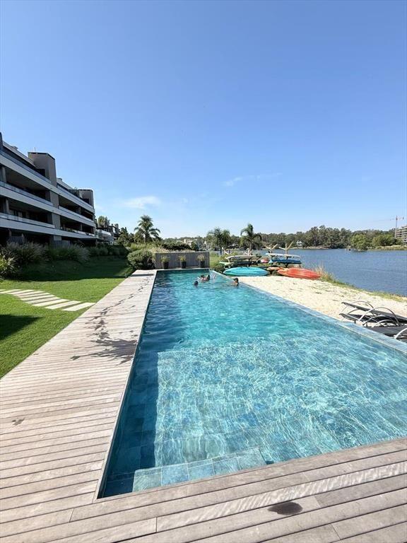Espectacular departamento Complejo Vilago con vista al Lago