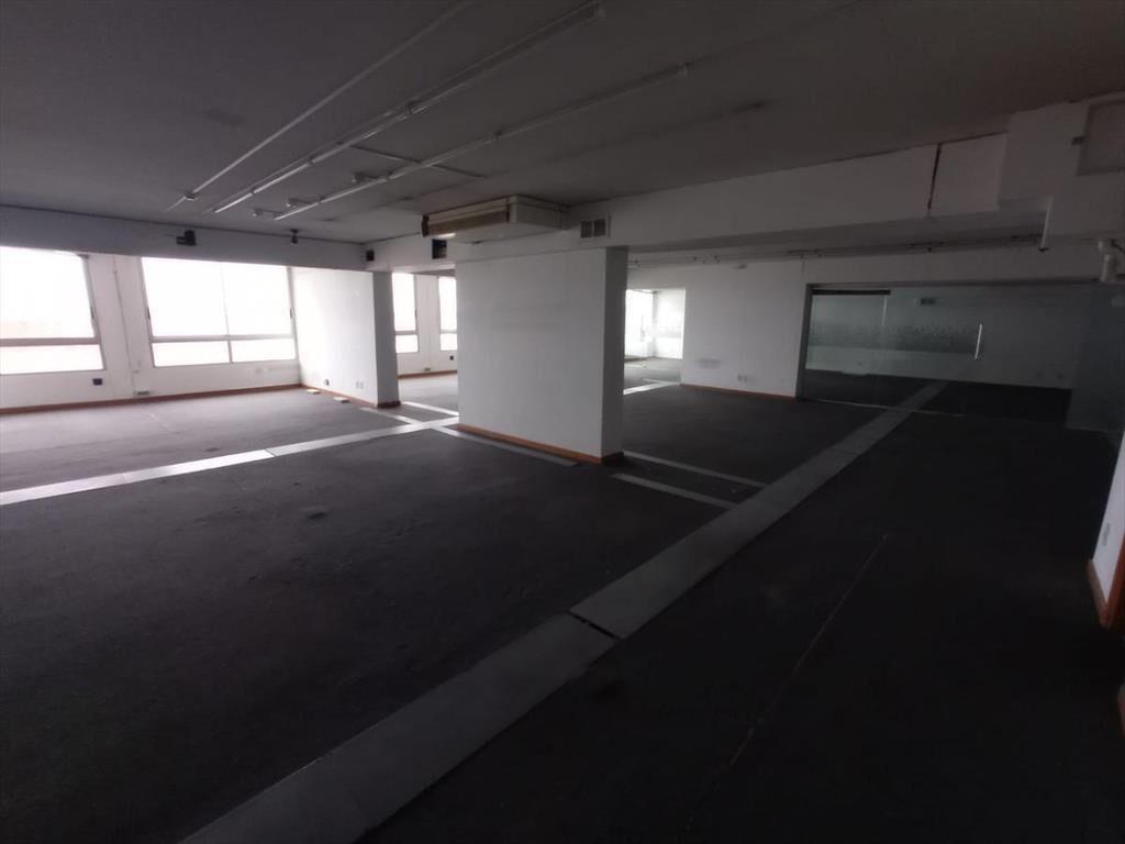 Plaza Independencia , 570 m2 llanos, piso alto con la mejor