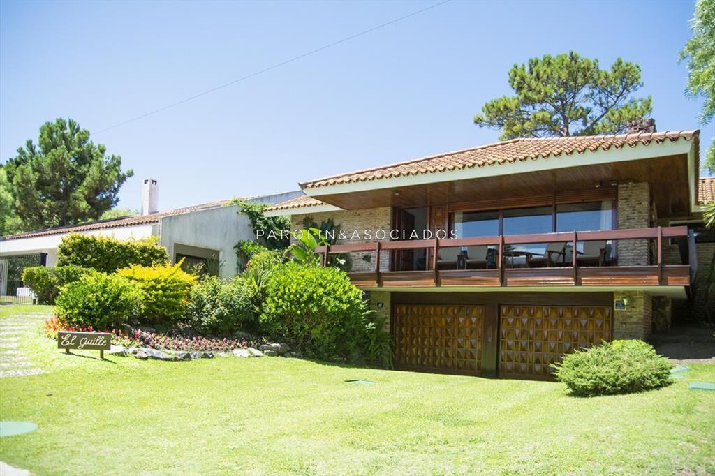 Hermosa casa en venta de 4 dormitorios a pocos metros del m