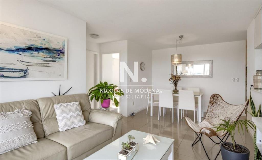 En venta apartamento de 2 dormitorios en Jardines