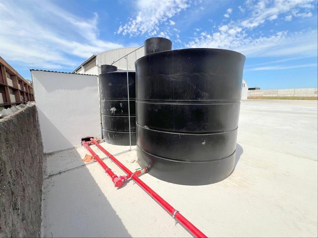 Polo logístico local industrial depósitos 3500m2