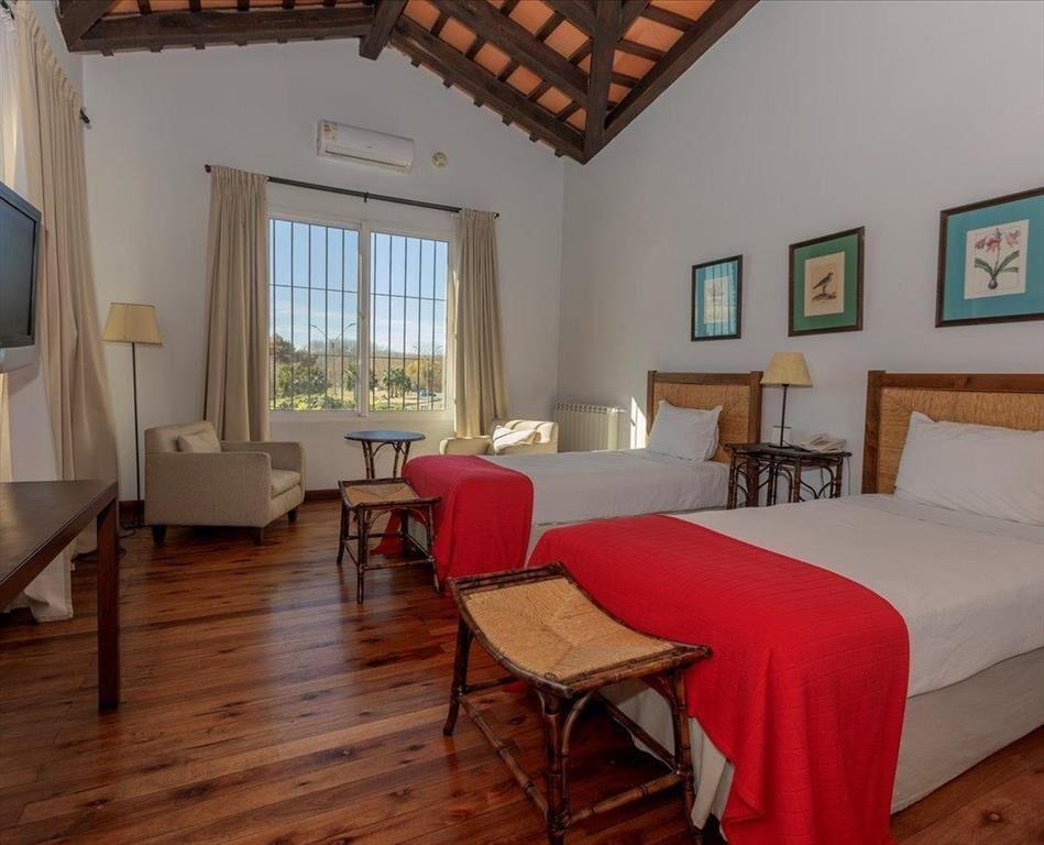 Hotel en Venta con vista al Rio , 20 habitaciones de 28 m2
