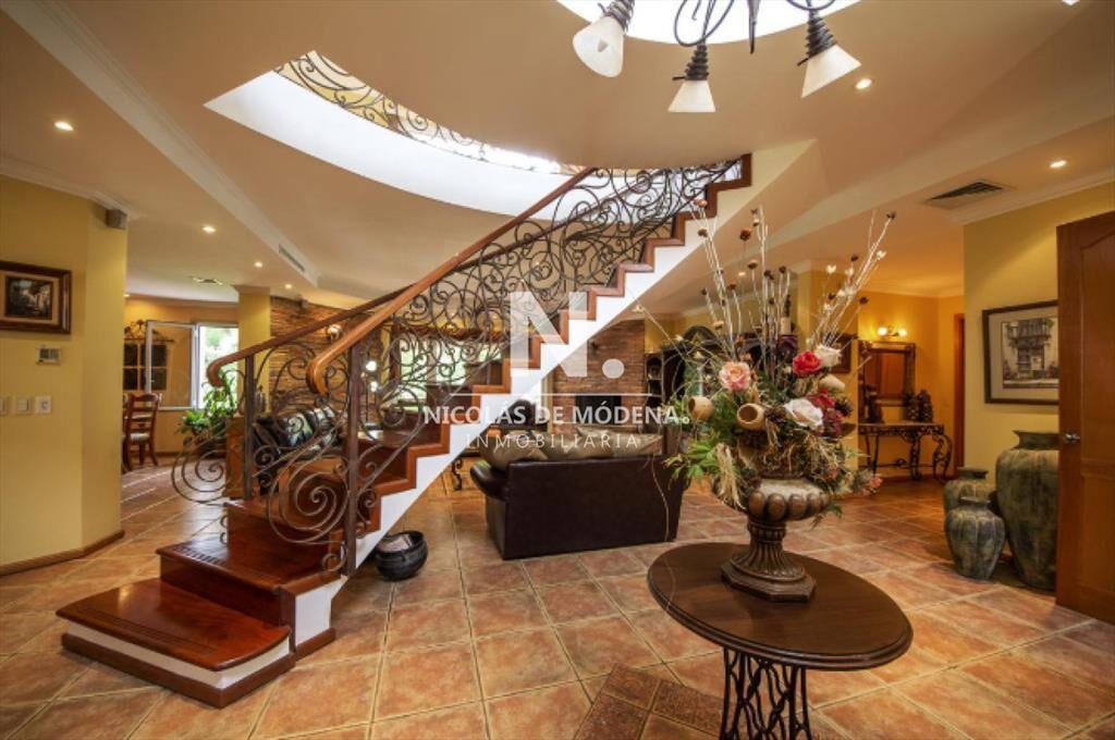 Casa en Beverly Hills de 4 Dormitorios en Punta