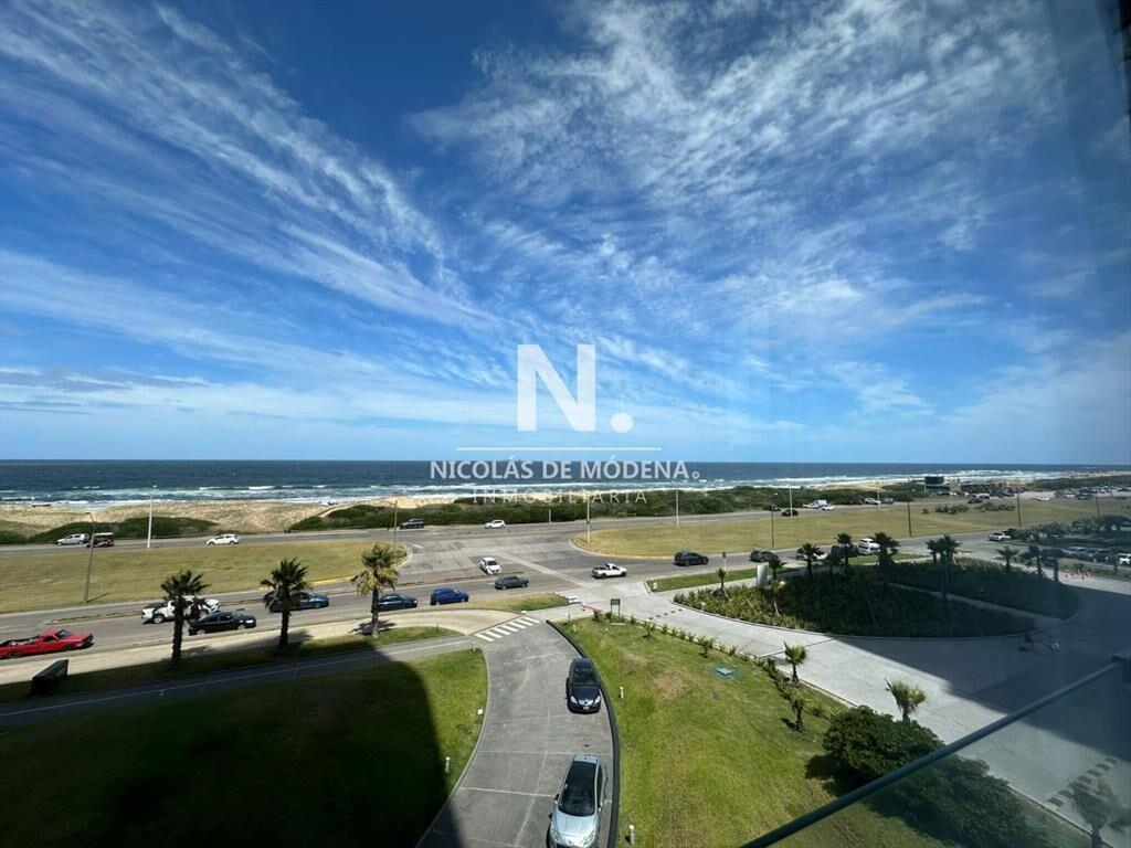 En venta apartamento de 3 dormitorios en suite en
